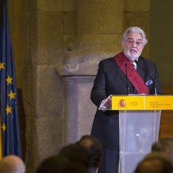 Plácido Domingo recogiendo la Gran Cruz de la Orden Civil de Alfonso X el Sabio