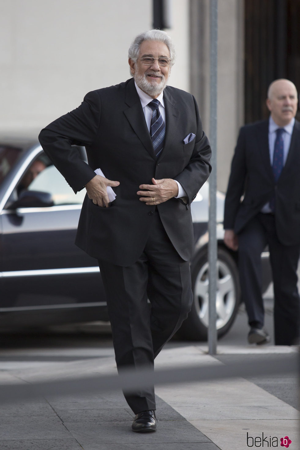 Plácido Domingo llegando a la entrega de la Gran Cruz de la Orden Civil de Alfonso X el Sabio