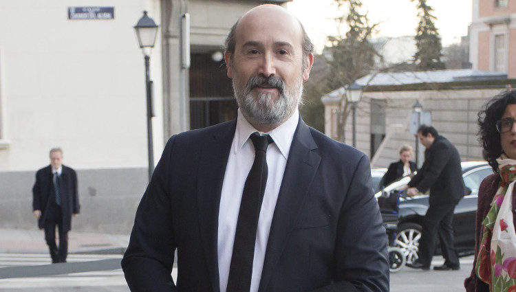 Javier Cámara llegando a la entrega de la Gran Cruz de la Orden Civil de Alfonso X el Sabio