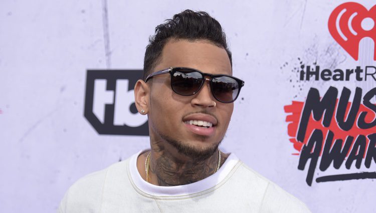 Chris Brown en los premios iHeart Radio 2016