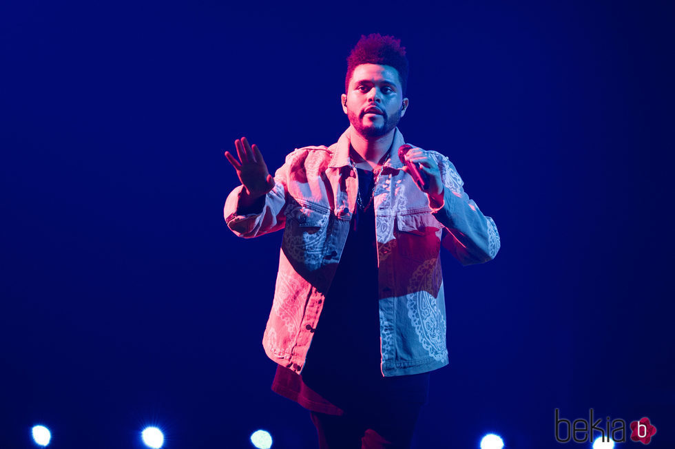 The Weeknd actuando en la Semana de la Moda de París