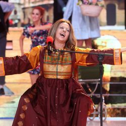 Yolanda Ramos interpretando a María Ostiz en la segunda gala de 'Tu cara me suena 5'