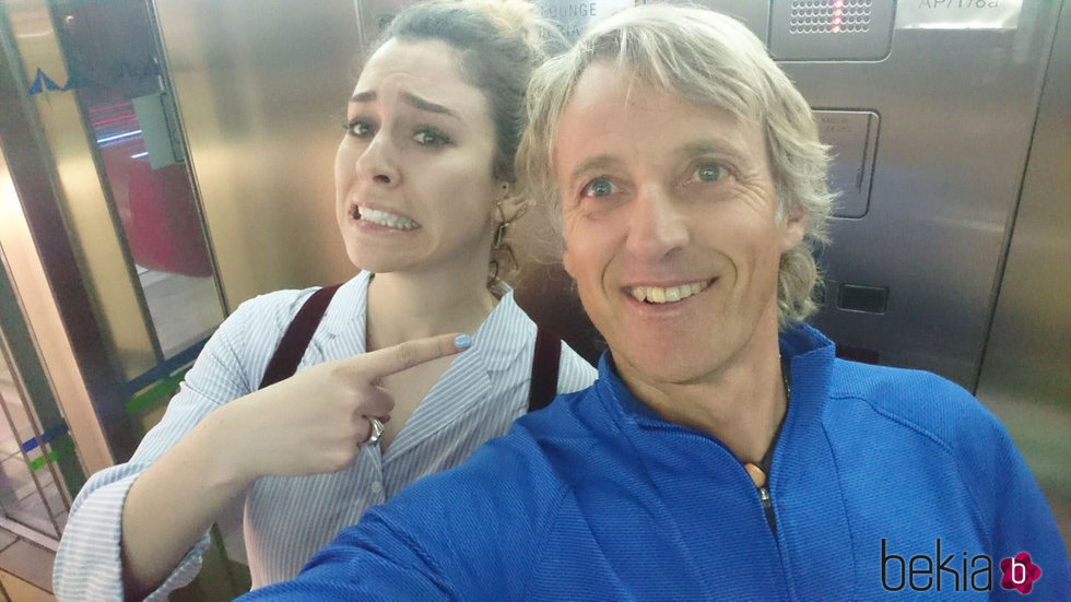 Blanca Suárez y Jesús Calleja en el aeropuerto con destino Jordania