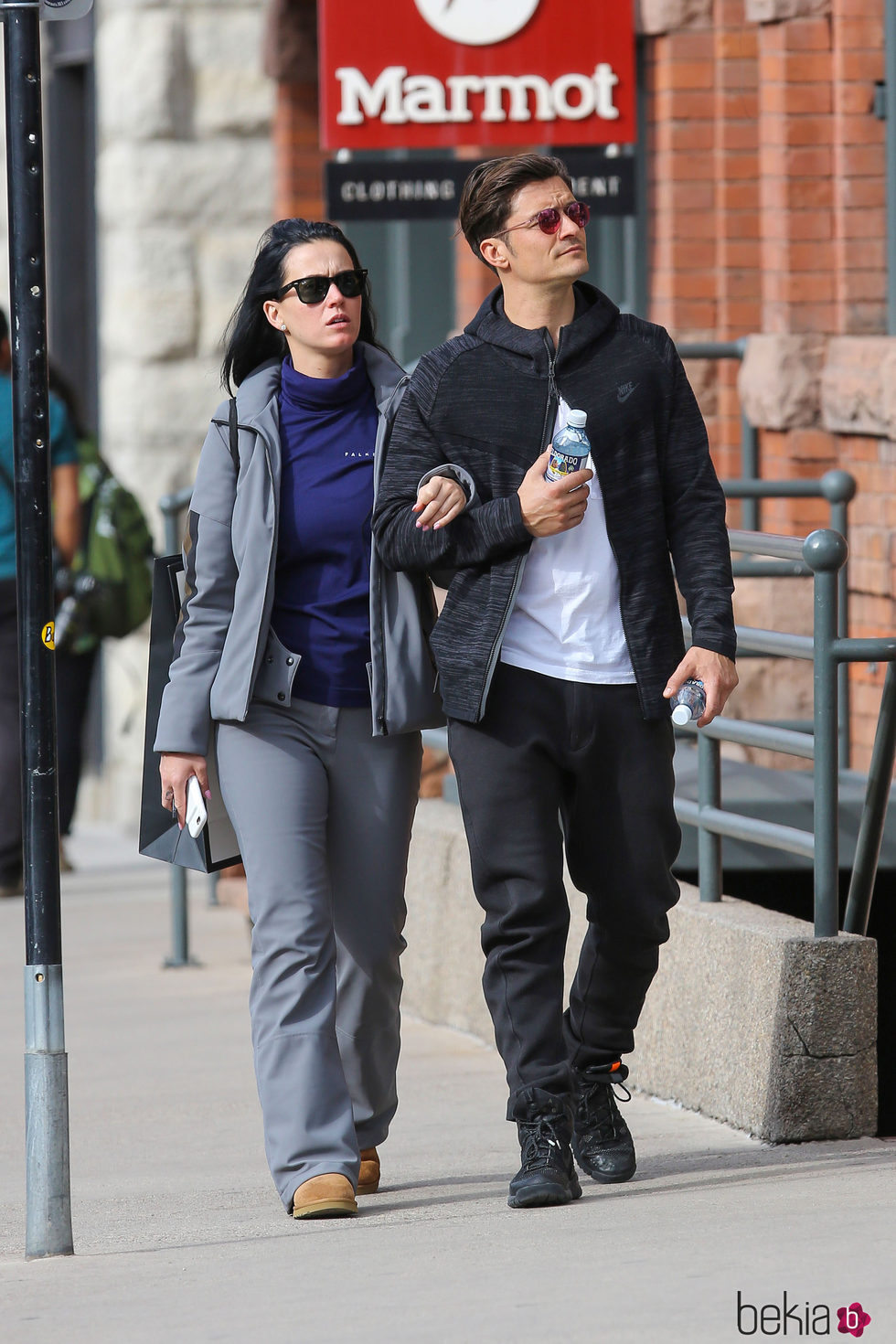 Katy Perry y Orlando Bloom paseando por la calle