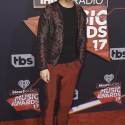 Joe Jonas en la alfombra roja de los iHeartRadio Awards 2017