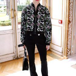 Carlota Casiraghi en el desfile de Giambattista Valli en la Paris Fashion Week