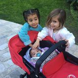 North West y Penelope Disick cuidando de Dream Reneé