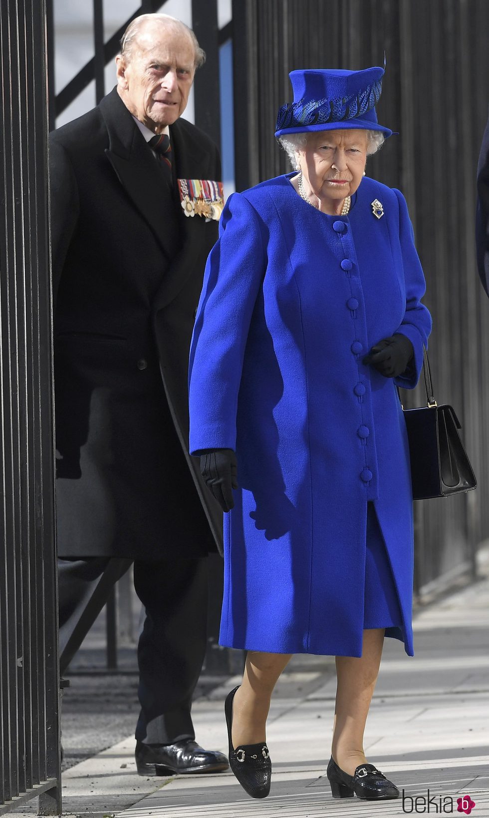 La Reina Isabel y el Duque de Edimburgo en la inauguración de un Memorial en recuerdo a los caídos en las guerras de Irak y Afganistán