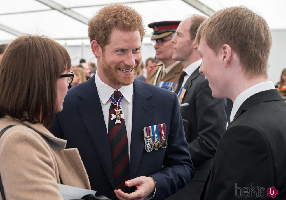 El Príncipe Harry en la inauguración de un Memorial en recuerdo a los caídos en las guerras de Irak y Afganistán