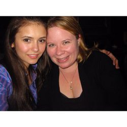 Nina Dobrev con Julie Plec