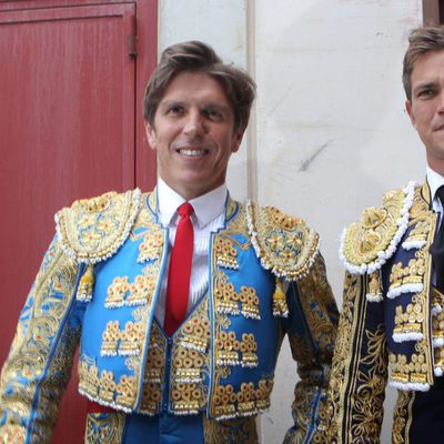 Los hermanos Manuel Díaz 'El Cordobés' y Julio Benítez en la corrida de toros histórica de Morón de la Frontera