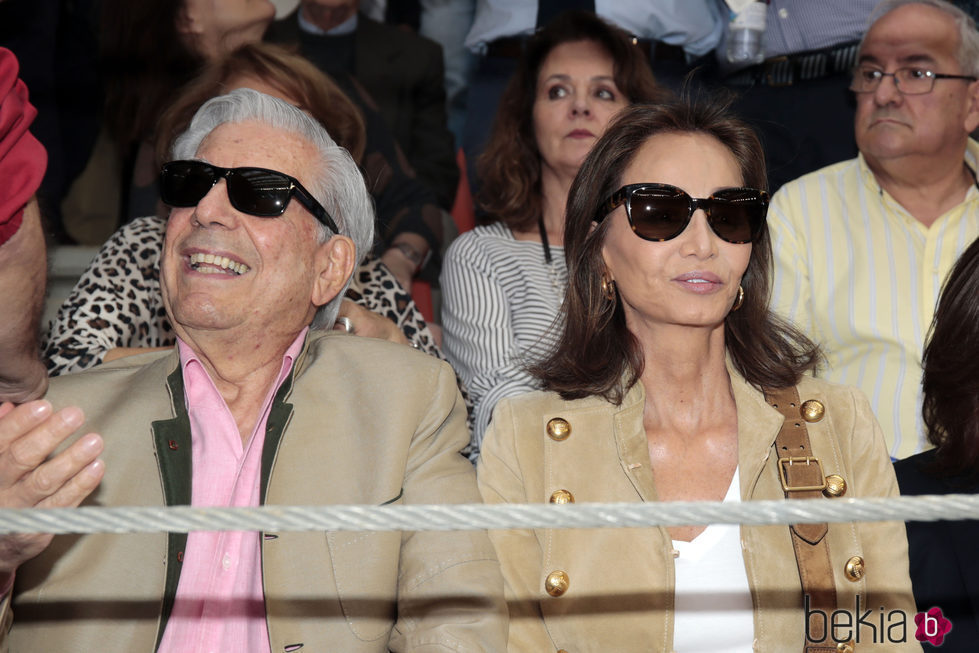 Isabel Preysler y Mario Vargas Llosa en un festejo taurino en Illescas