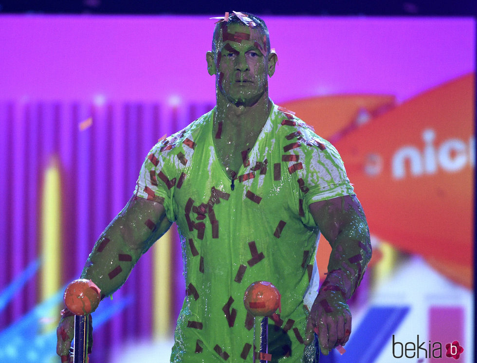 John Cena cubierto de moco verde en los Nickelodeon Kids' Choice Awards 2017