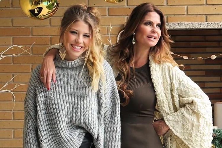 Ana Matamoros y su madre Makoke en su fiesta de cumpleaños