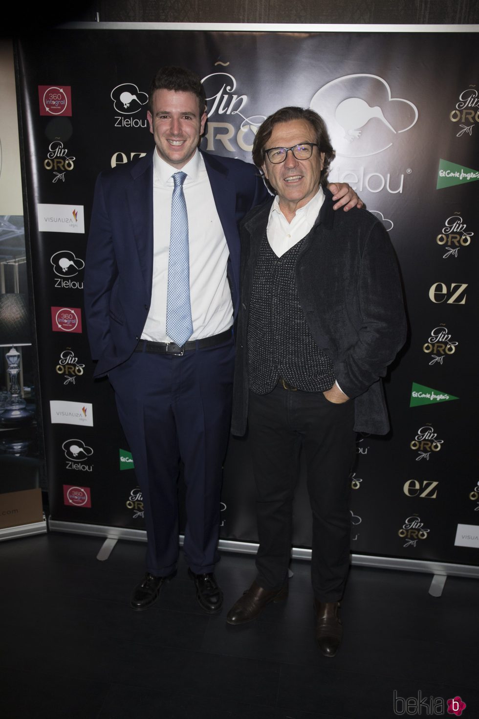 Álex Lequio en la presentación de su ginebra con Pepe Navarro