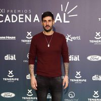 Melendi en la alfombra roja de los Premios Cadena Dial 2017