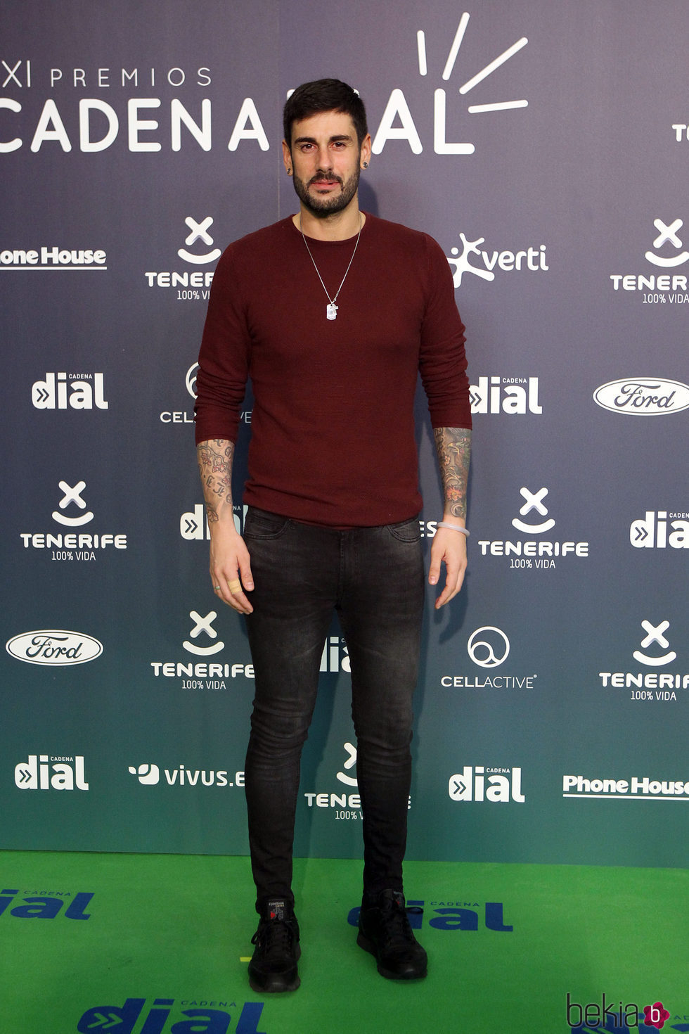 Melendi en la alfombra roja de los Premios Cadena Dial 2017