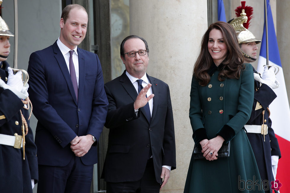 Los Duques de Cambridge con François Hollande en el Palacio del Elíseo de París