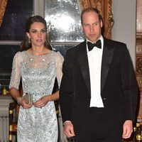 Los Duques de Cambridge en la cena en la embajada inglesa en París