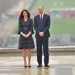 Los Duques de Cambridge posando en Trocadero durante su viaje a París