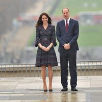 Los Duques de Cambridge posando en Trocadero durante su viaje a París