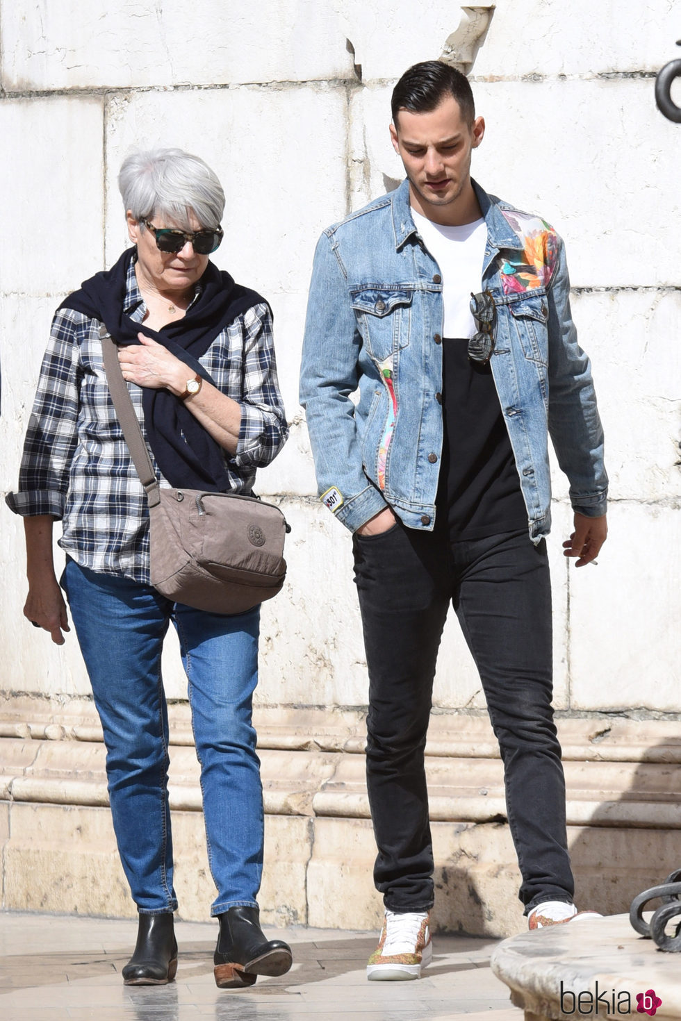 Joel Bosqued con la madre de Blanca Suárez en Málaga