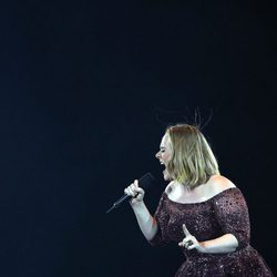 Adele actuando en Melbourne