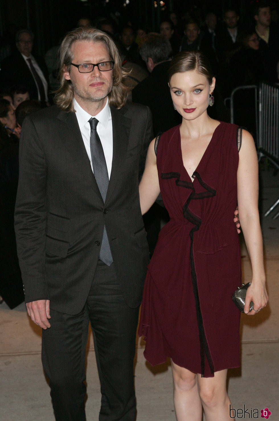 Bella Heathcote y Andrew Dominik en la proyección de 'Killing them softly'