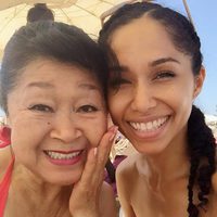 Kayoko Everhart con su madre