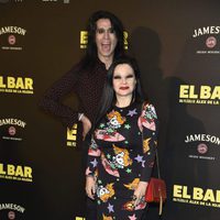 Mario Vaquerizo y Alaska en la presentación de la película 'El Bar' en los cines Callao de Madrid