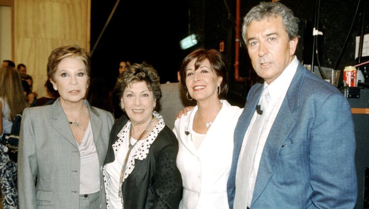 Lina Morgan, Paloma Gómez Borrero, Concha Velasco y Paco Valladares