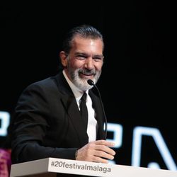 Antonio Banderas da un emotivo discurso tras recibir la Biznaga de Oro de Honor en Málaga