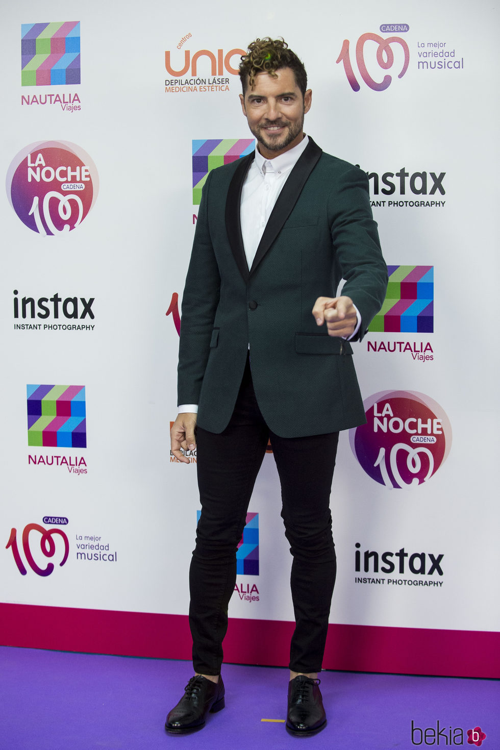 David Bisbal en la alfombra roja de la noche de Cadena 100