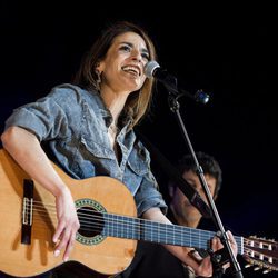 Bebe en el concierto de la noche de Cadena 100