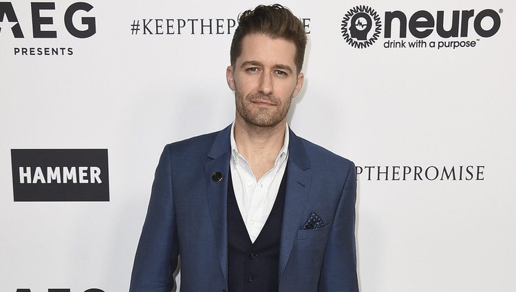 Matthew Morrison en la fiesta del 70 cumpleaños de Elton John