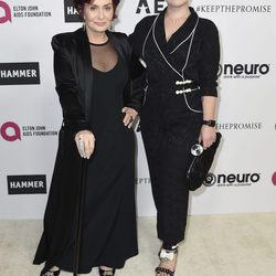 Sharon Easy y Kelly Osbourne en la fiesta del 70 cumpleaños de Elton John