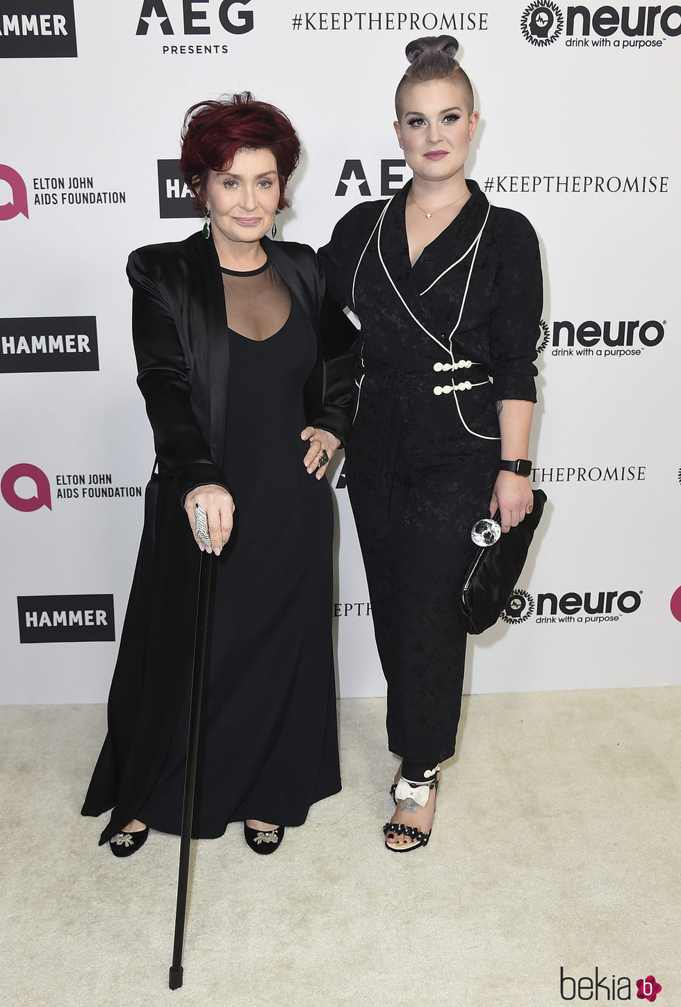 Sharon Easy y Kelly Osbourne en la fiesta del 70 cumpleaños de Elton John