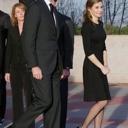 Los Reyes Felipe y Letizia en la capilla ardiente de Alicia de Borbón-Parma