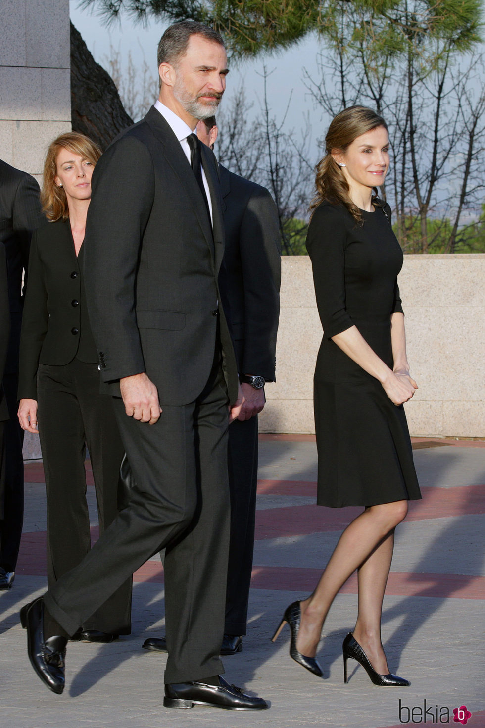 Los Reyes Felipe y Letizia en la capilla ardiente de Alicia de Borbón-Parma