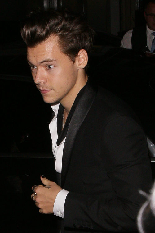 Harry Styles saliendo del evento Antoher Man en Londres