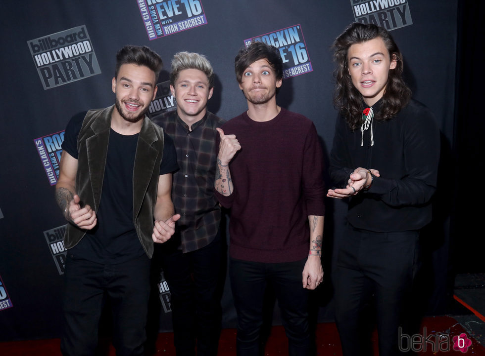 El grupo One Direction en el evento Dick Clark's New Year's