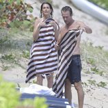 Cindy Crawford saliendo del agua de las playas de San Bartolomé