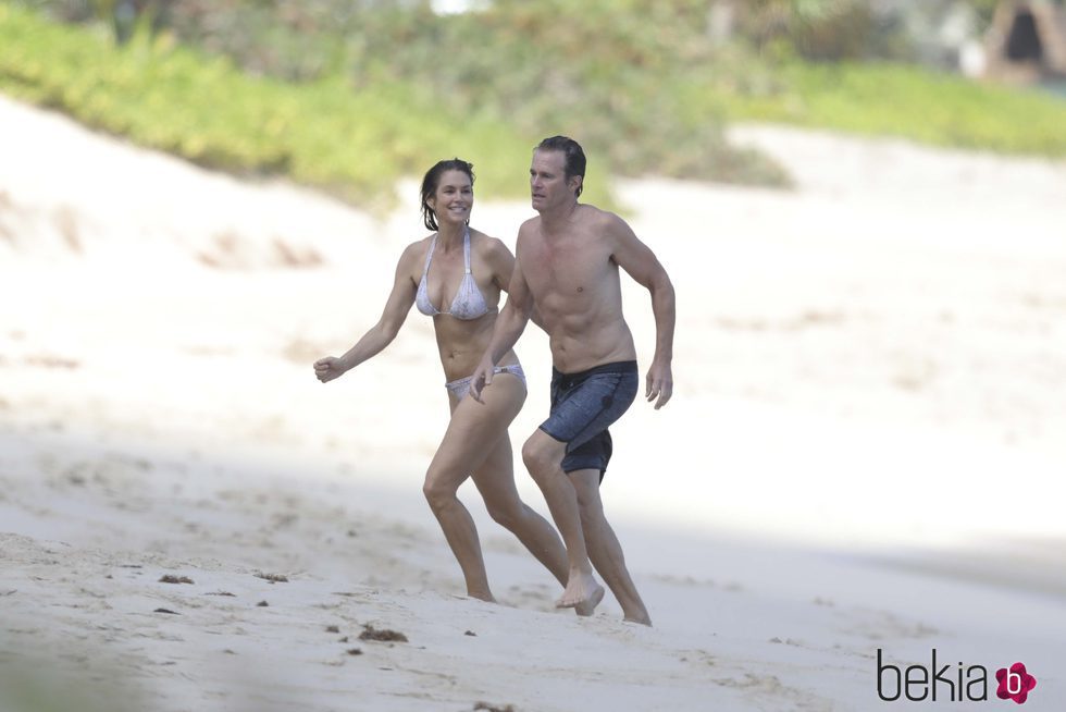 Cindy Crawford y su marido luciendo cuerpazo en las playas de San Bartolomé