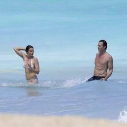 Cindy Crawford y Rande Gerber disfrutando de las aguas de San Bartolomé