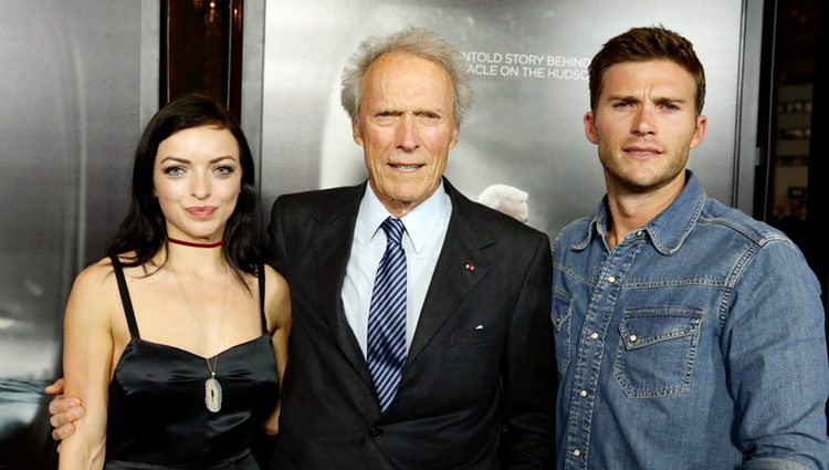 Clint Eastwood posa con sus hijos Francesa y Scott Eastwood