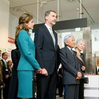 Los Reyes visitando el centro de prevención de terremotos en Shizouka