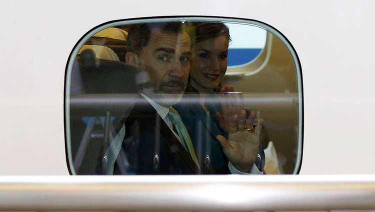 Los Reyes Felipe y Letizia viajan hasta Shizouka en tren