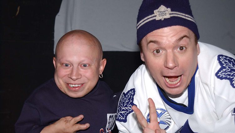 Verne Troyer y su compañero en 'Austin Powers' Mike Myers