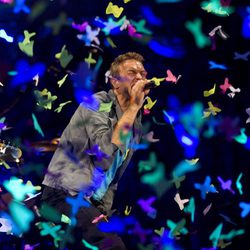 Chris Martin cantando en el concierto de Coldplay en Madrid