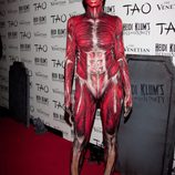 Heidi Klum se quita la piel en su disfraz de Halloween 2011